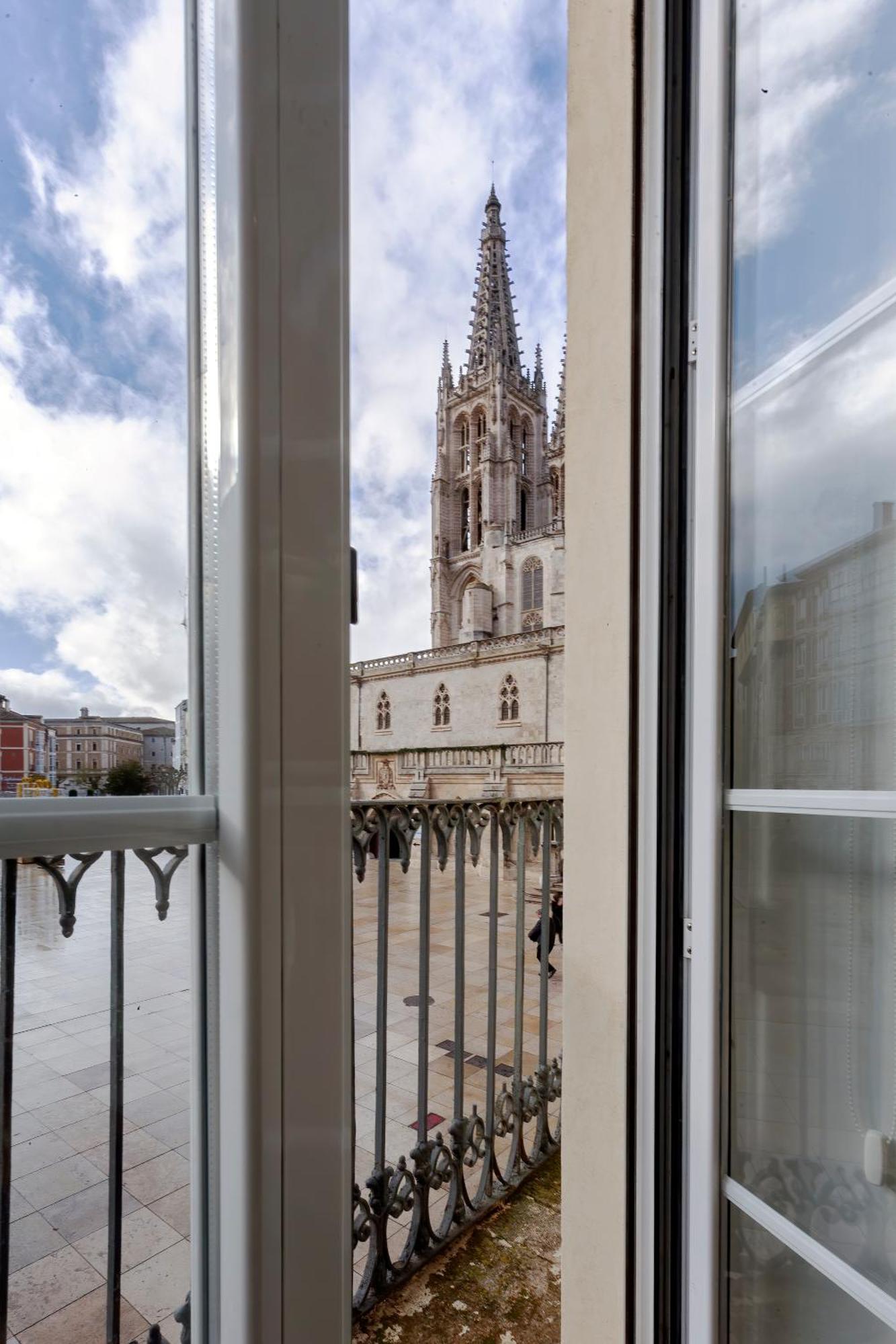 Cinco Balcones A La Catedral By Unique Rooms บูร์โกส ภายนอก รูปภาพ